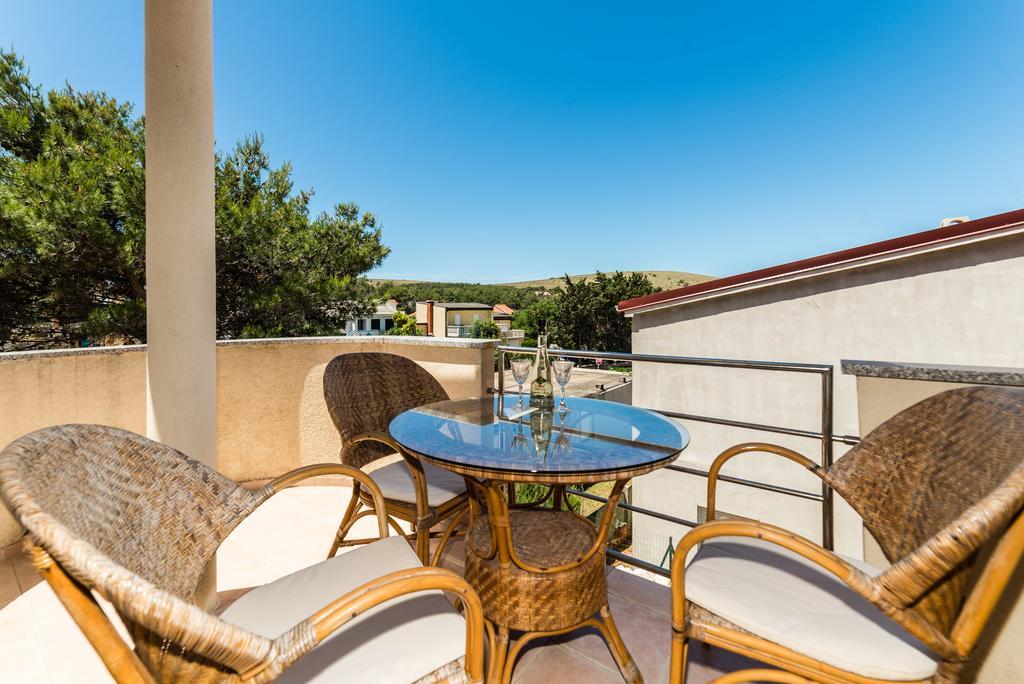 Paula Apartments Vir Exterior photo