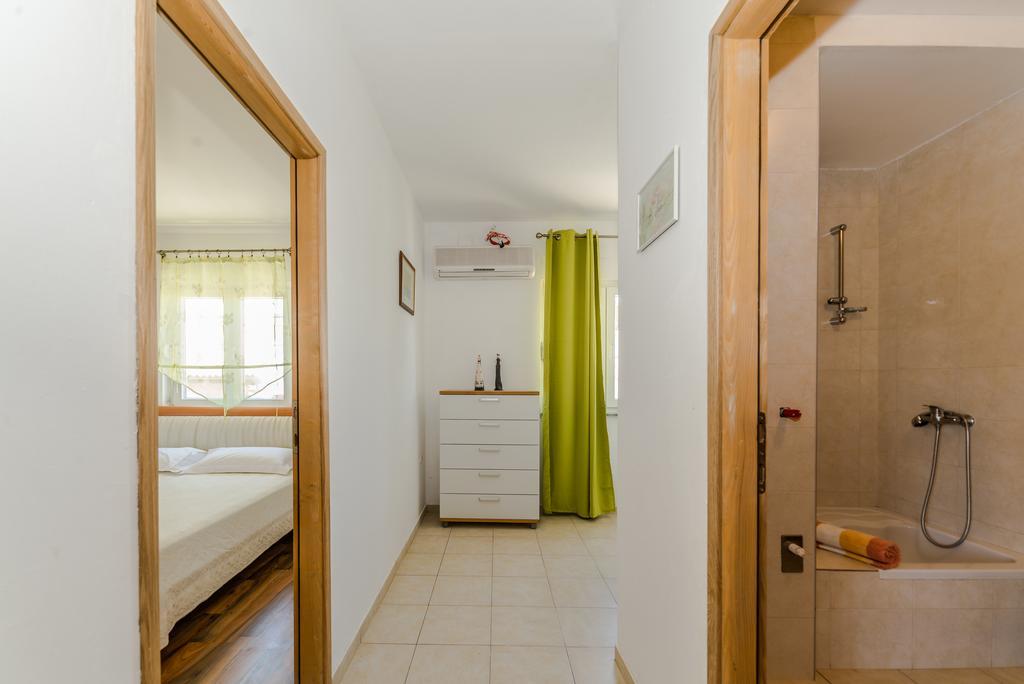 Paula Apartments Vir Exterior photo