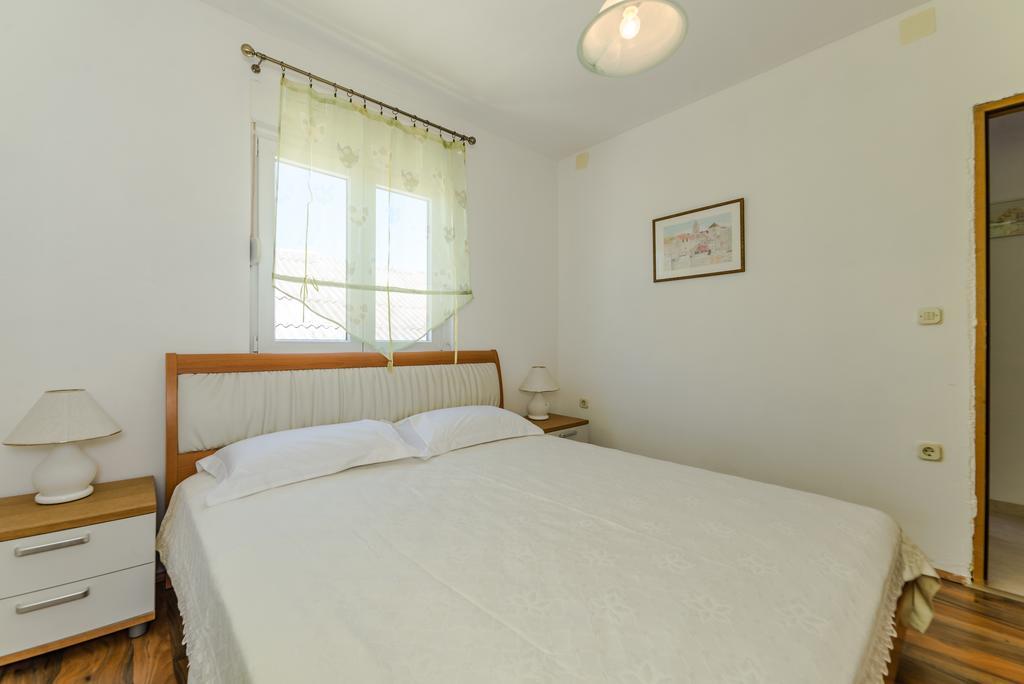 Paula Apartments Vir Exterior photo