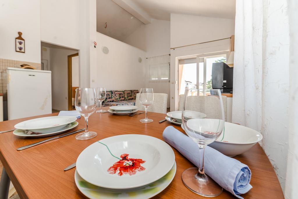 Paula Apartments Vir Exterior photo