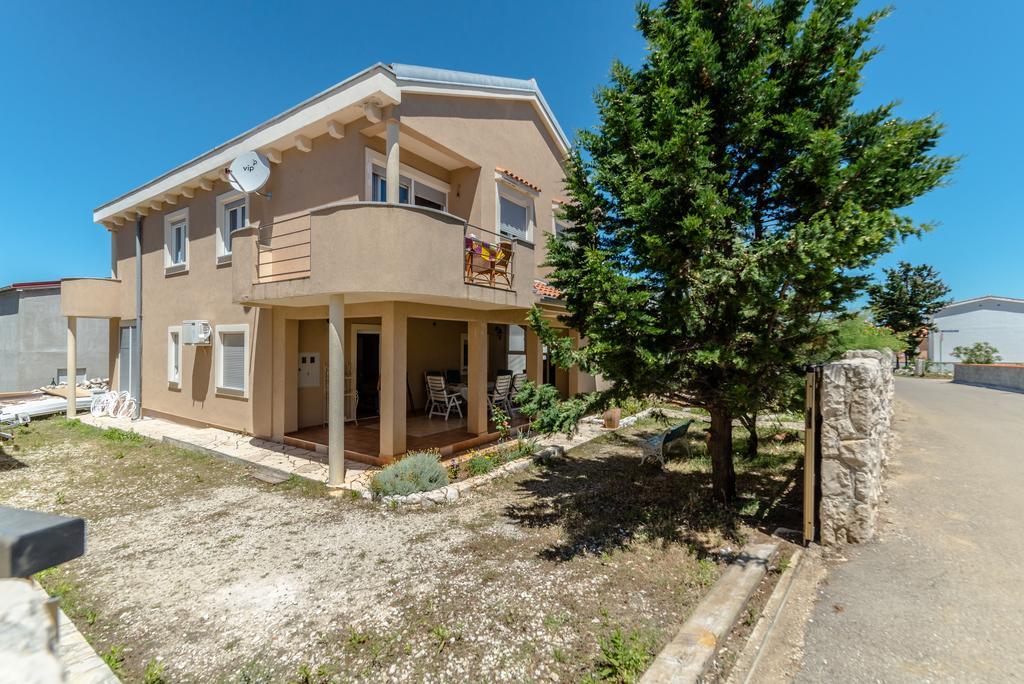 Paula Apartments Vir Exterior photo